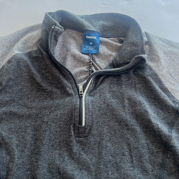 Long sleeve shirt women’s Reebok athletic pullover gray, two-tone size medium - Picture 3 of 7